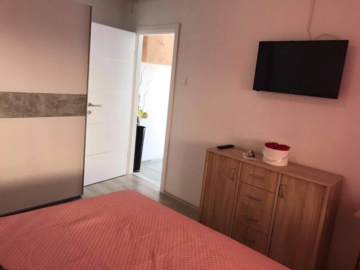 Jonas Apartmán